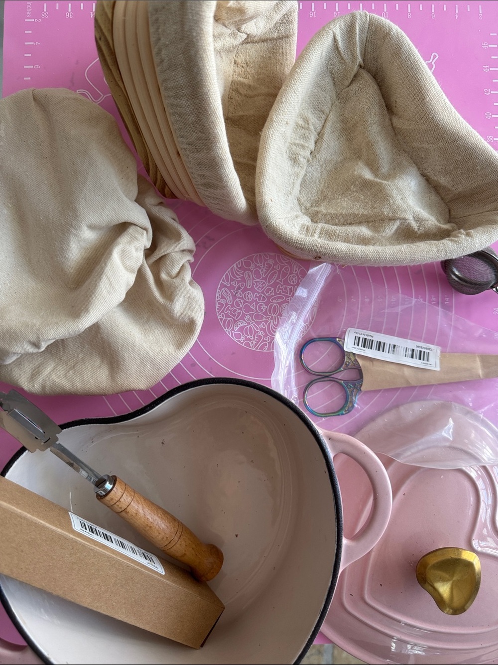 Heart themed Sourdough kit with Cast Iron Dutch Oven